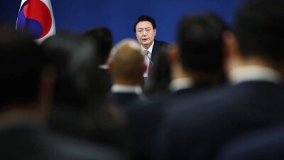 Парламент Южной Кореи объявил импичмент президенту
