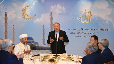 Нурсултан Назарбаев дал поминальный обед в связи с кончиной брата
