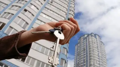 Жительница Тараза выдала себя за госслужащую и незаконно получила квартиру