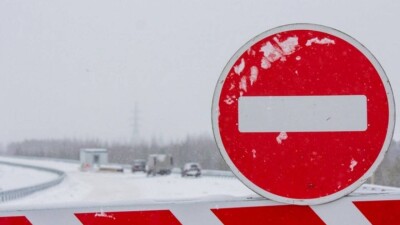 В каких регионах дороги остаются закрытыми из-за непогоды