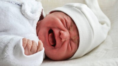 В Семее в горящем мусорном баке нашли новорождённую девочку