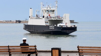 В Севастополе приостановили движение паромов и катеров после атаки беспилотников