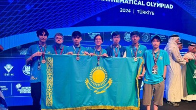 Все казахстанские школьники вернулись с Балканской олимпиады по математике с медалями