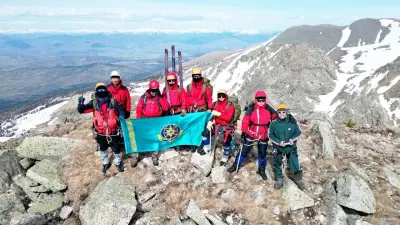 Спасатели МЧС совершили восхождение в ВКО в честь Дня защитника Отечества