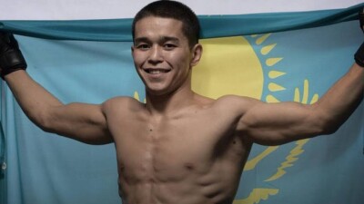 Казахстанец Асу Алмабаев выиграл свой третий бой в UFC