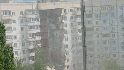 Обрушение подъезда десятиэтажки в Белгороде: Украина заявила, что дом взорвали изнутри