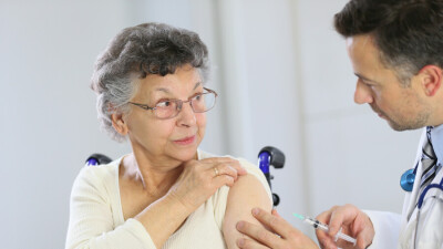 В Казахстане почти 680 тысяч человек получили вакцину от коронавируса