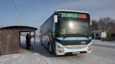 В Нур-Султане из-за непогоды приостановили движение девять пригородных маршрутов