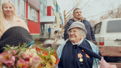 Жительнице Камчатки вручили боевую медаль спустя 76 лет
