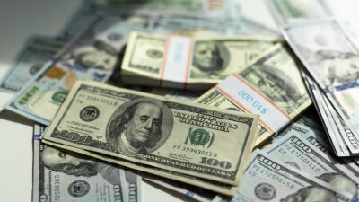 Сколько стоят доллар и рубль в обменниках Казахстана 6 октября