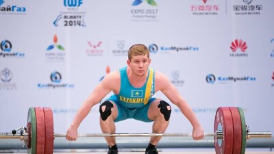 "Напоминают о потерянных годах": После смерти Альберта Линдера его коллеги-тяжелоатлеты выбросили свои медали