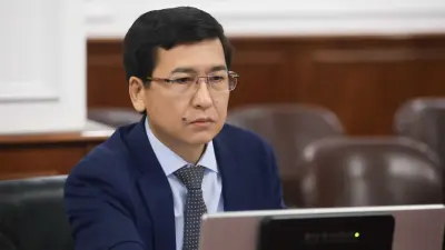 "Учитель не должен быть мобилографом или охранником". Депутат представил поправки в закон о статусе педагога