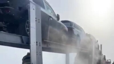 Автовоз загорелся на трассе в Жамбылской области, водитель успел спасти три автомобиля
