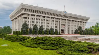 В Кыргызстане проходят досрочные парламентские выборы