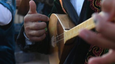 Президент поздравил казахстанцев с Национальным днём домбры