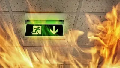 Более 50 человек эвакуировали спасатели во время двух пожаров в Акмолинской области