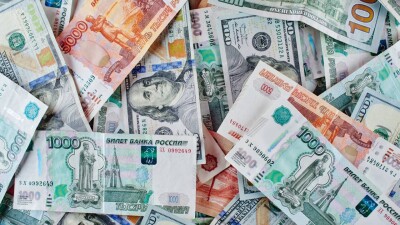 Сколько стоят доллар и рубль в обменниках Казахстана 5 ноября