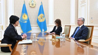 Президент принял народную артистку Казахстана Жанию Аубакирову