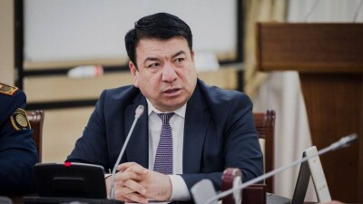 В Семее учитель пострадал во время оформления новогодней ёлки – комментарий главы Минпросвета