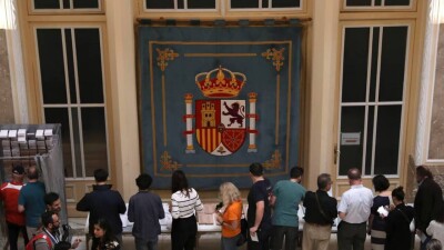 В Испании проходят досрочные парламентские выборы