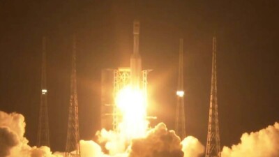 Китайский космический корабль  "Тяньчжоу-2" пристыковался к модулю на орбите