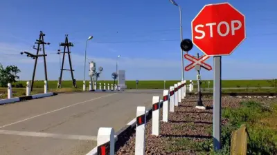 Машинистам пассажирских поездов дважды пришлось применить экстренное торможение из-за помех на путях в Жамбылской области