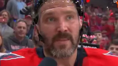 Российский хоккеист Александр Овечкин повторил рекорд Уэйна Гретцки по забитым голам в регулярных чемпионатах НХЛ