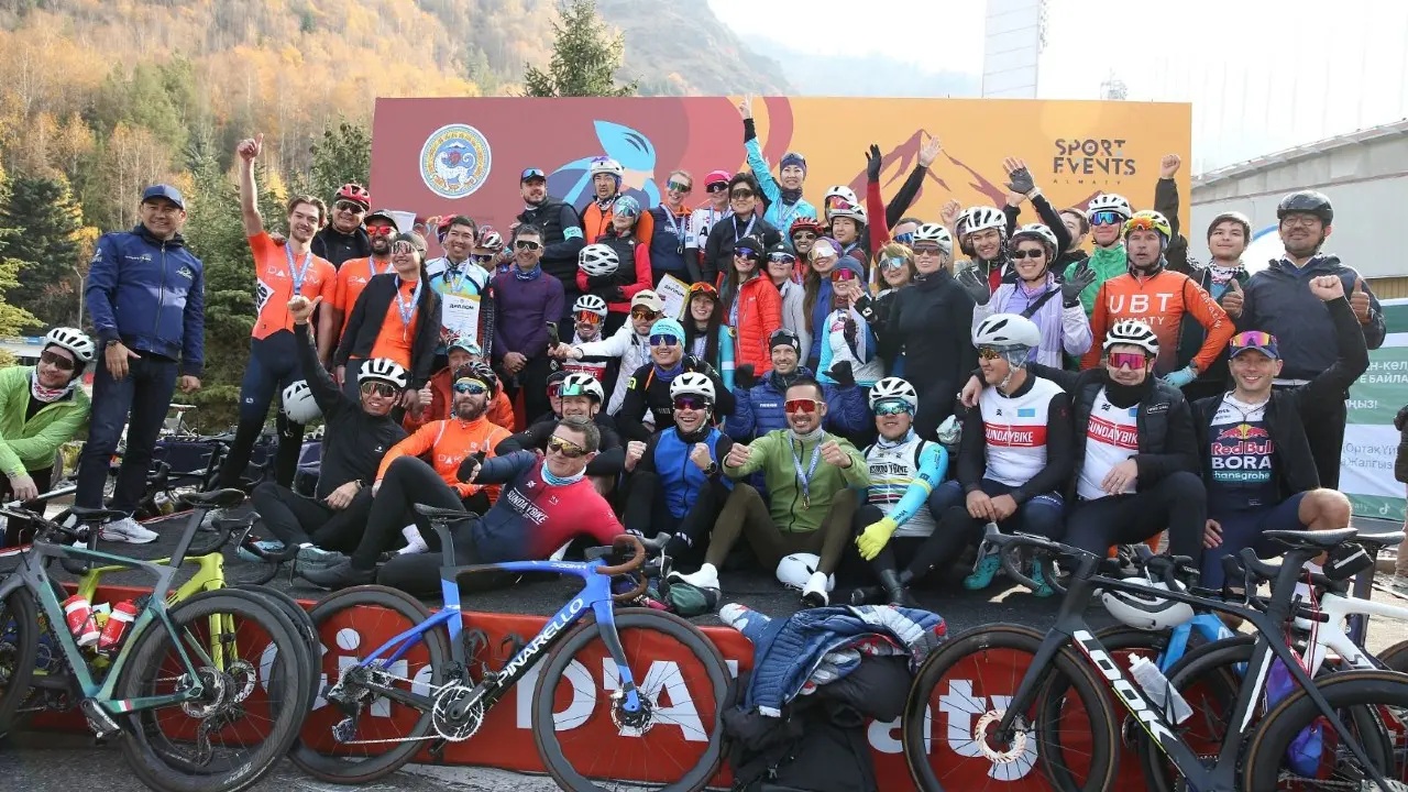 Адреналин и вдохновение: более 200 человек участвовали в шоссейной гонке Giro d'Almaty 2025