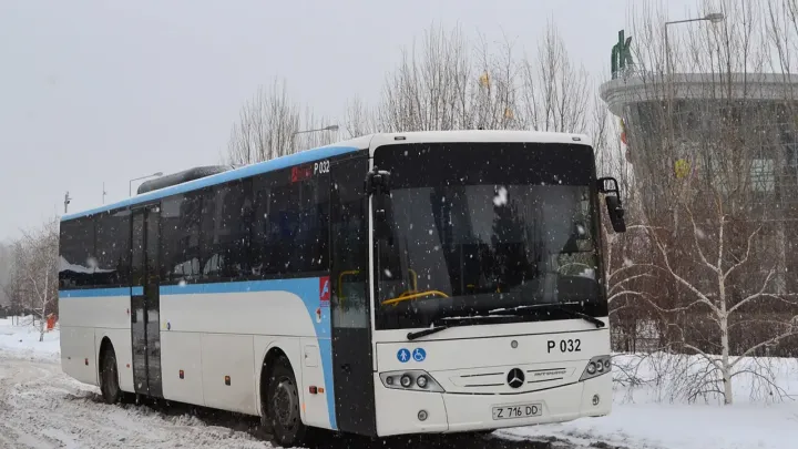 Три пригородных автобуса приостановили движение в Астане