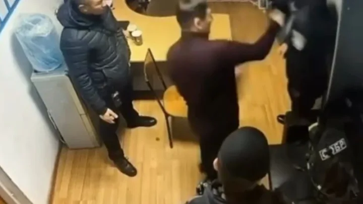 Нарушение служебной этики: одного из командиров СОБРа в Атырауской области уволили после скандального видео с подчинёнными