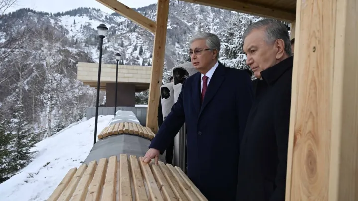 Президенты Казахстана и Узбекистана осмотрели горнолыжный кластер Алматы