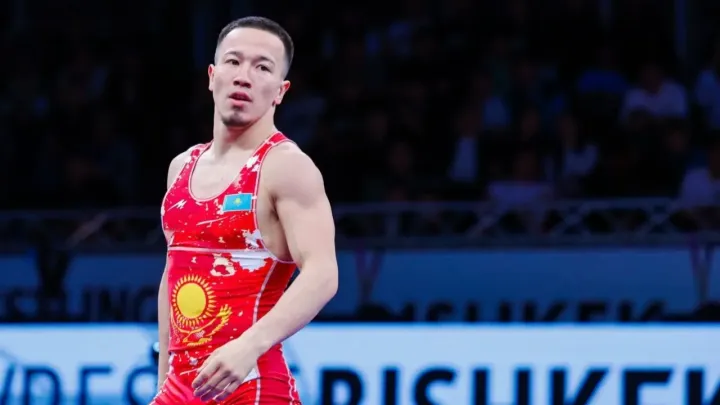 Президент поздравил Айдоса Султангали с победой на чемпионате мира