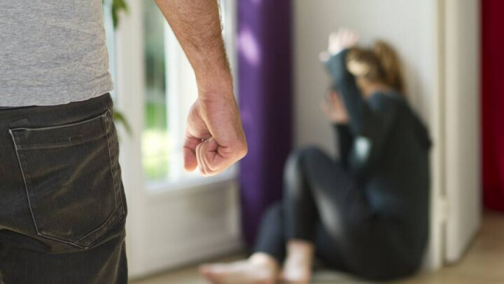 Семейные дебоширы в Казахстане будут подметать улицы