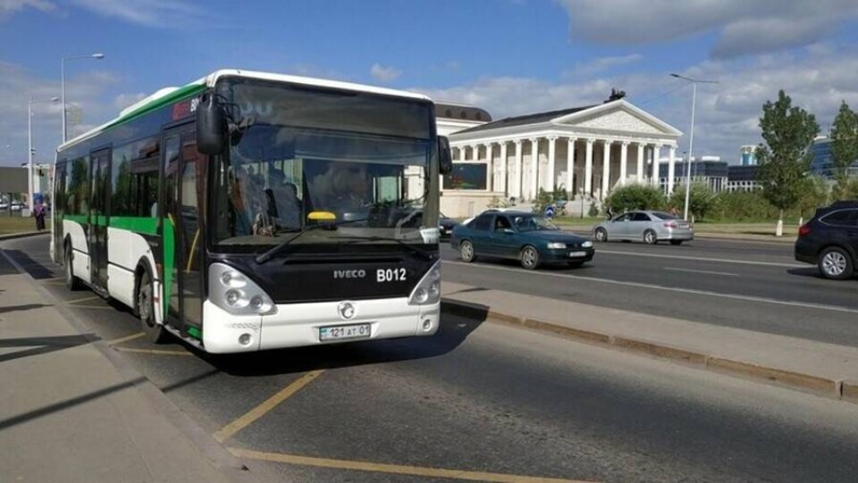 В Нур-Султане два маршрута временно изменят схему движения