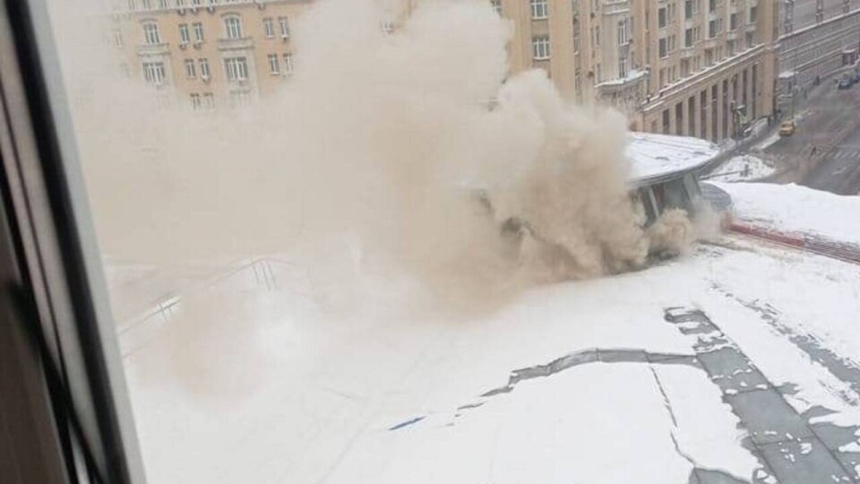Дым из-под купола: в Москве горит Театр сатиры
