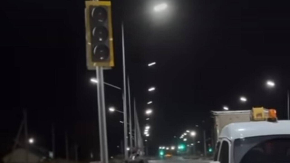 В Усть-Каменогорске устанавливают светофор после гибели 19-летнего парня на перекрёстке