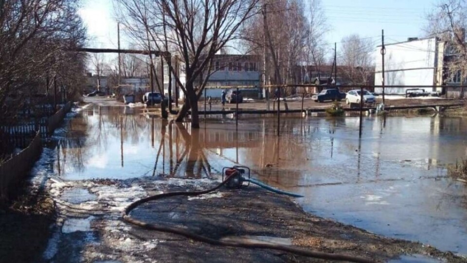 Жителей Актобе эвакуировали из-за угрозы подтопления домов