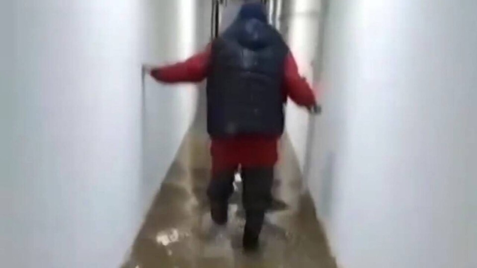 В Кокшетау талыми водами затопило школу