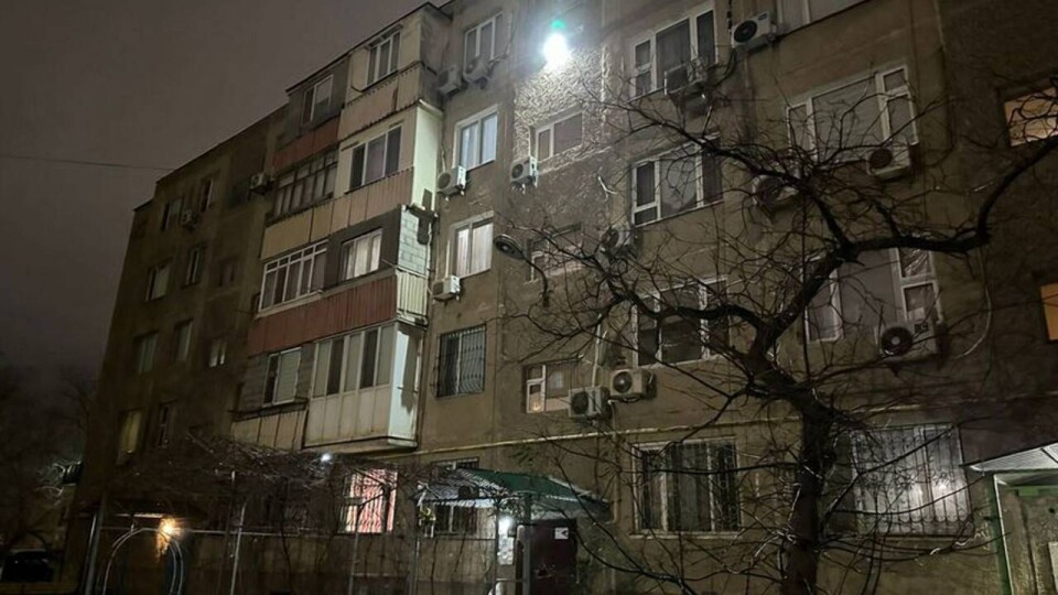 Аким Актау призвал замерзающих горожан к спокойствию