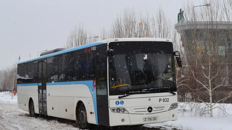 Три пригородных автобуса приостановили движение в Астане