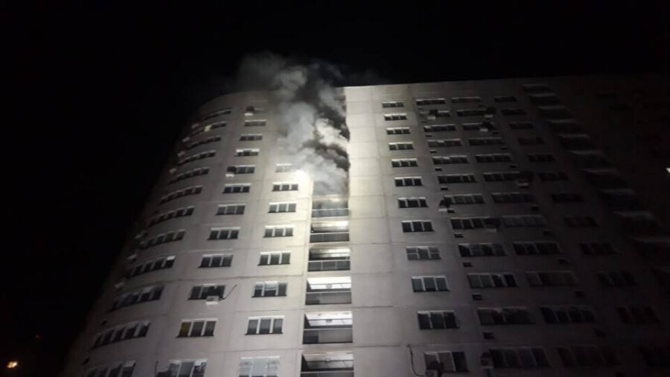 В ДЧС Алматы рассказали подробности о ночном пожаре в ЖК "Алтын Булак-2"