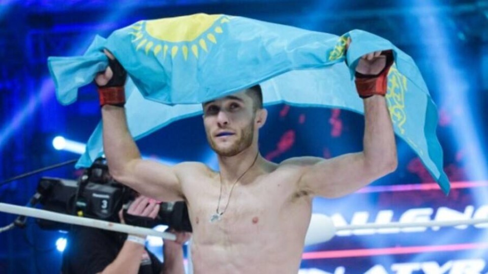 Казахстанец Сергей Морозов выиграл свой первый бой в UFC