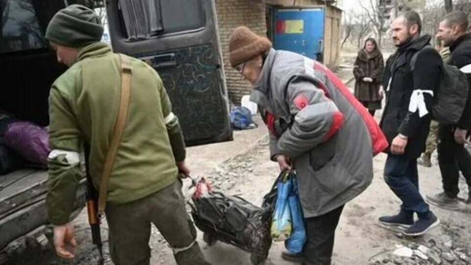 46 местных жителей вышли по гумкоридору из близлежащих к "Азовстали" домов