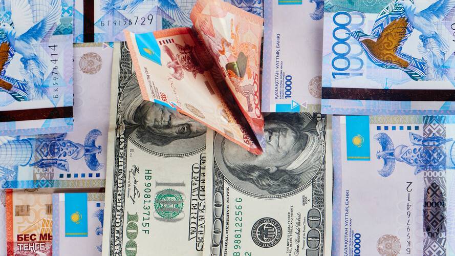 Сколько заработали банки Казахстана в марте