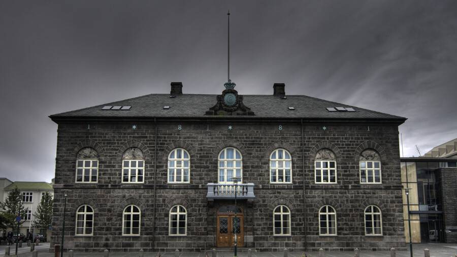 В парламенте Исландии впервые в Европе женщин будет больше, чем  мужчин