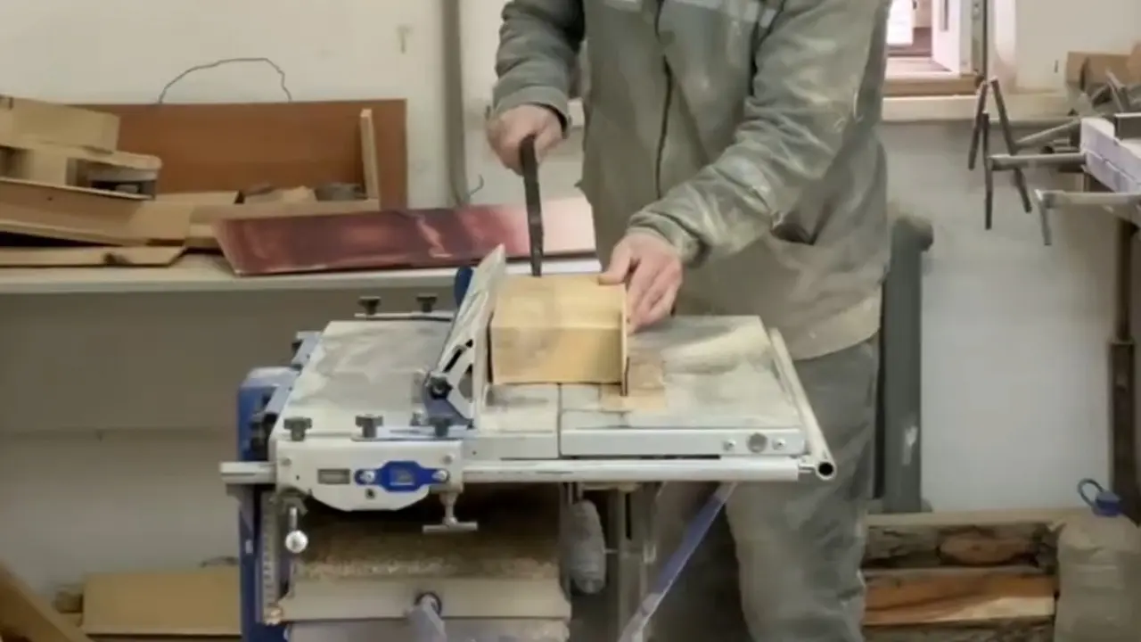 Бизнесмен пытался доставить "запрещёнку" в колонию в ЗКО