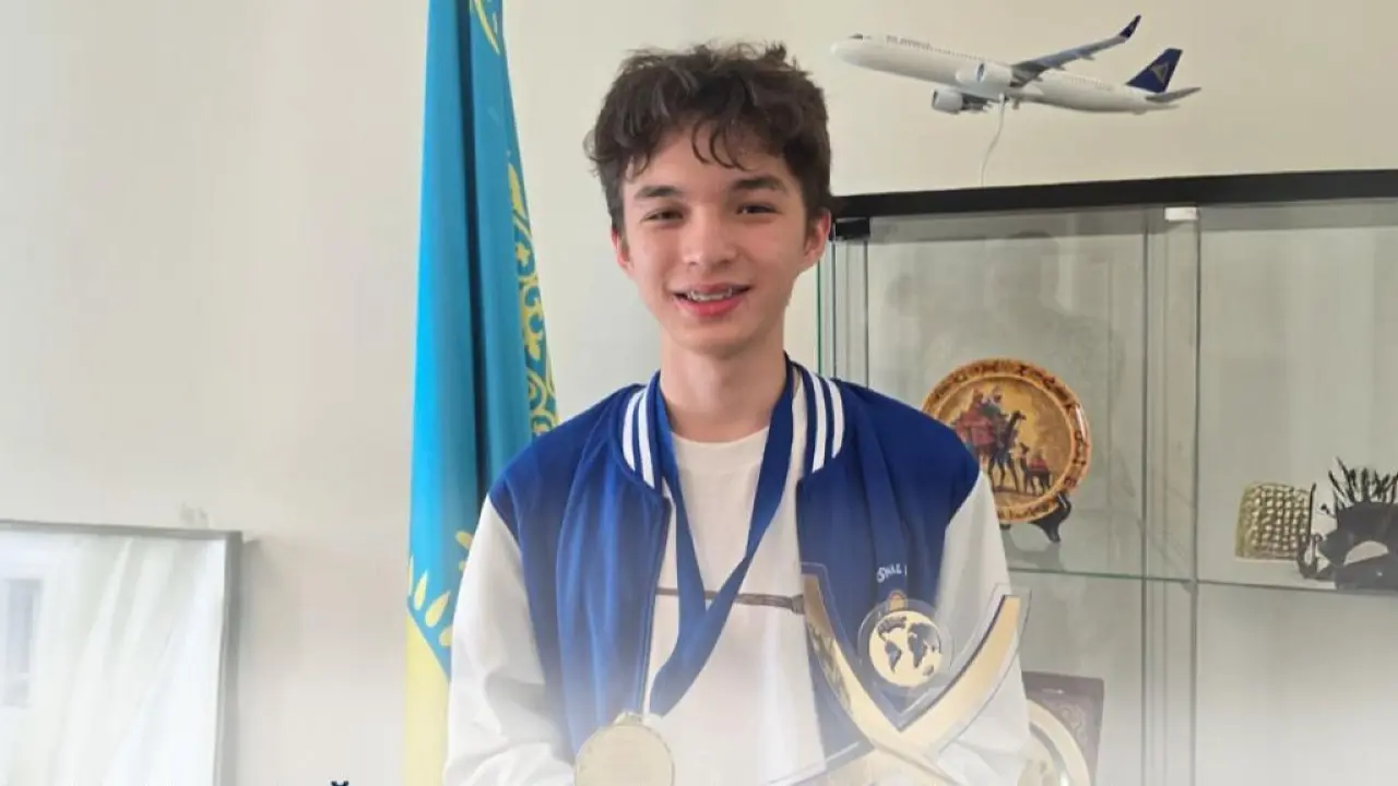 Казахстанский школьник стал абсолютным чемпионом международной олимпиады по экономике