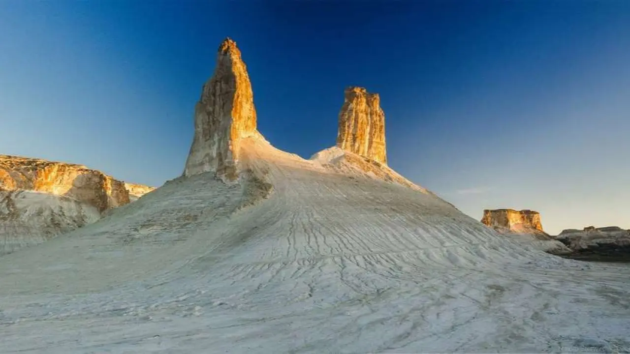 Дорогу к Бозжыре начали строить в Мангистауской области