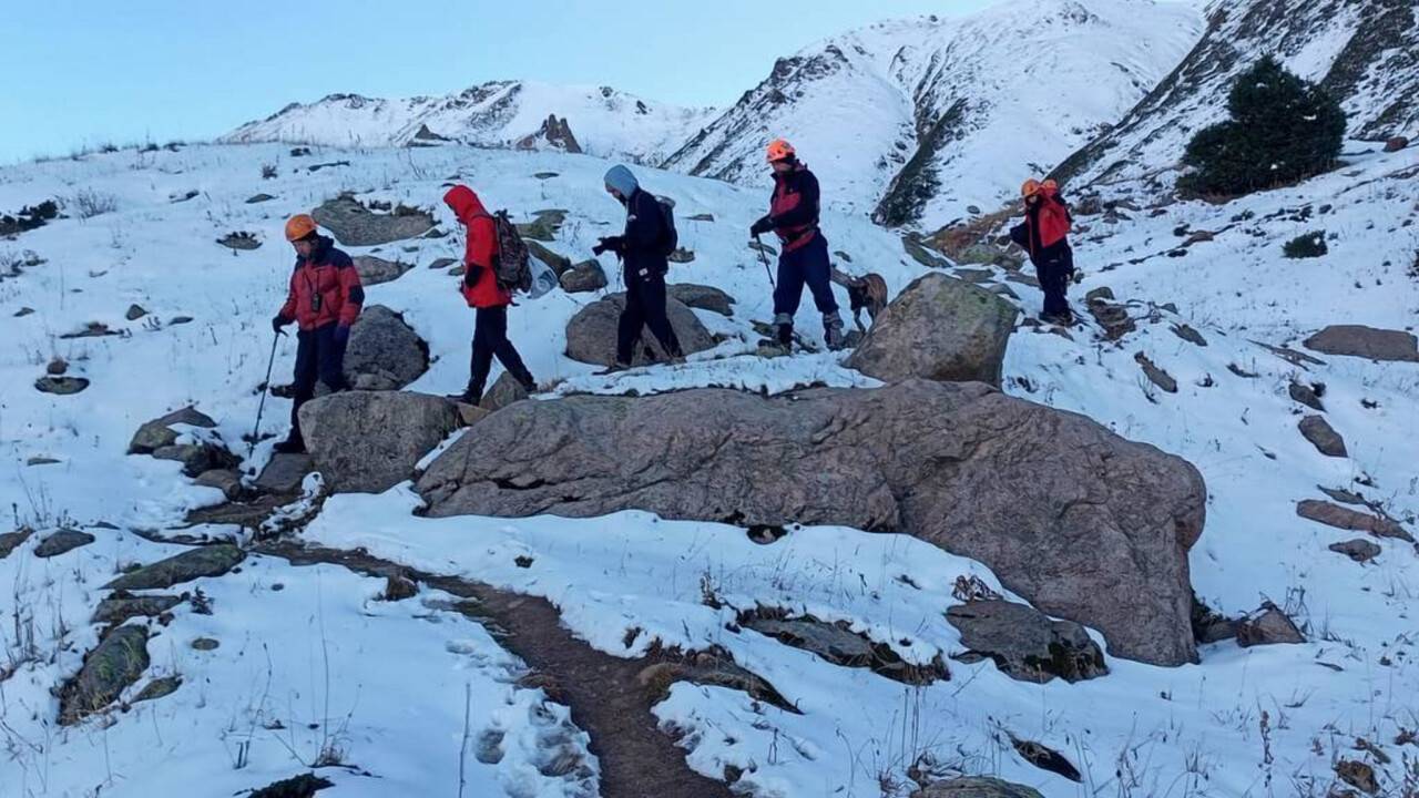 Двое подростков потерялись в горах Заилийского Алатау