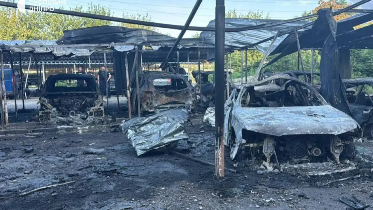 Последствия удара по Днепру / Фото из Telegram-канала "Политика страны"